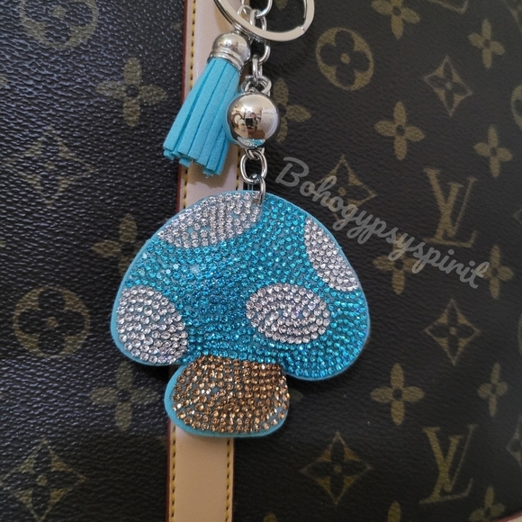 🍄 Mushroom Crystal Rhinestone Keychain Bag Charm With Blue Tassel - Picture 8 of 11